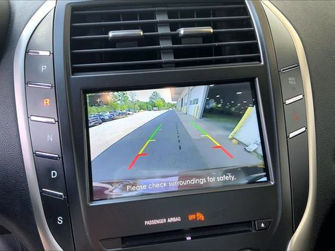 Used 2018 Lincoln MKC Select w/ Select Plus Package AWD/4WD image 29