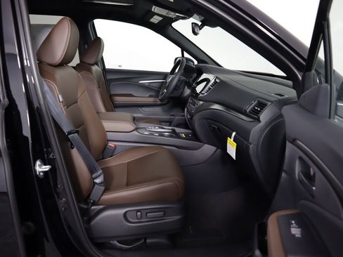 Certified 2025 Honda Passport EX-L image 20