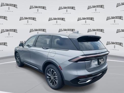 New 2025 Lincoln Nautilus Premier image 3