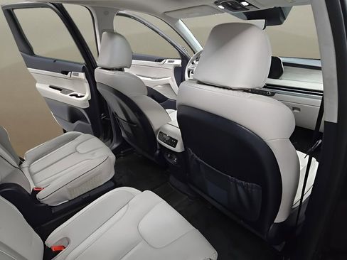 Used 2024 Hyundai Palisade Calligraphy image 19