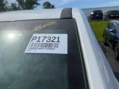 Used 2023 Chevrolet Traverse LS w/ Safety Package FWD image 9