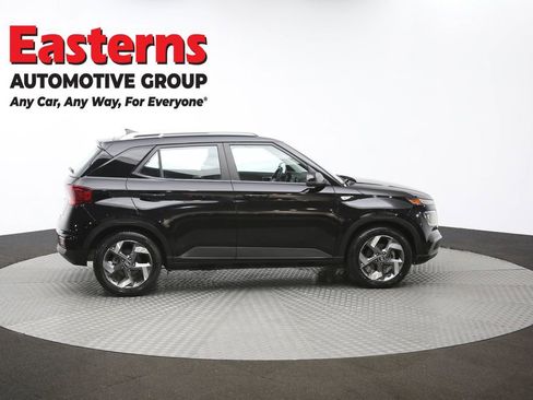 Used 2022 Hyundai Venue SEL image 44