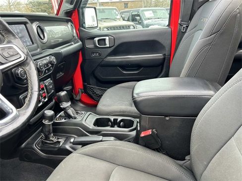 Used 2019 Jeep Wrangler Unlimited Sahara w/ Cold Weather Group image 22