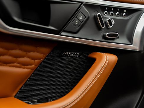 Used 2021 Jaguar F-TYPE R AWD/4WD image 63