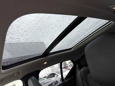 Used 2025 Volvo XC40 B5 Core w/ Protection Package Premier image 23