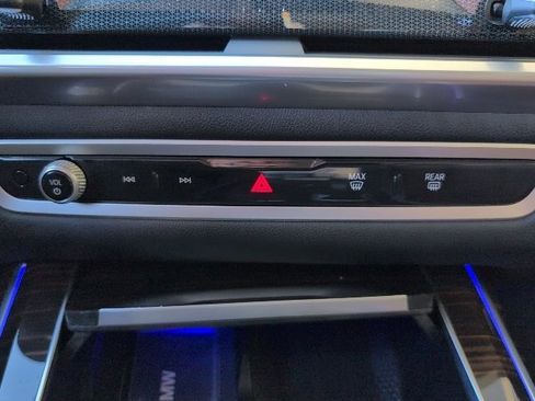 Certified 2023 BMW X7 xDrive40i w/ Premium Package image 19