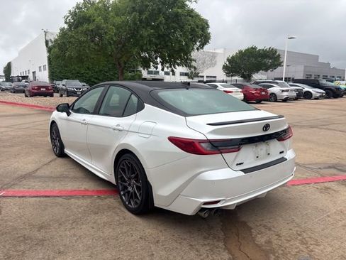 Used 2025 Toyota Camry XSE w/ Premium Plus Package image 7