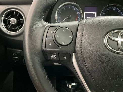 Used 2018 Toyota Corolla SE w/ SE Premium Package image 17