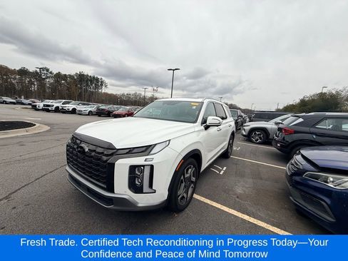 Used 2023 Hyundai Palisade Limited image 1