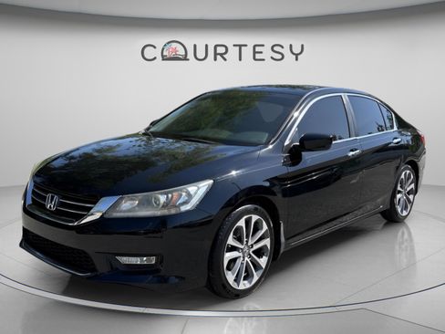 Used 2014 Honda Accord Sport image 2