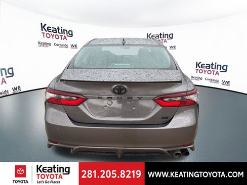 Used 2023 Toyota Camry SE image 6