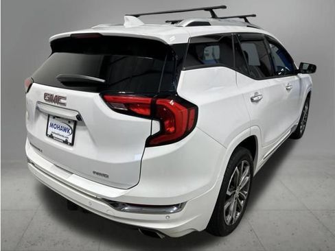 Used 2020 GMC Terrain Denali w/ Denali Premium Package AWD/4WD image 5