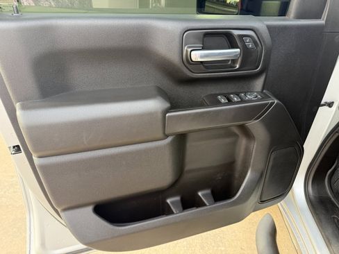 Used 2020 Chevrolet Silverado 2500 Custom w/ Custom Value Package image 8