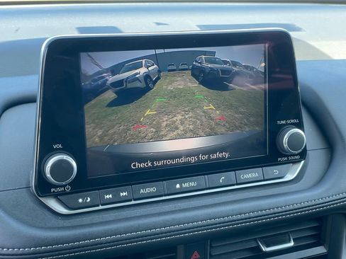 Certified 2024 Nissan Rogue SV image 17