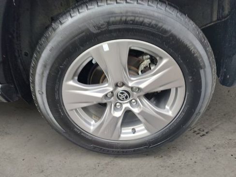 Used 2023 Toyota RAV4 XLE image 14