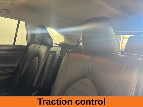 Used 2025 Toyota Highlander XLE AWD/4WD image 21