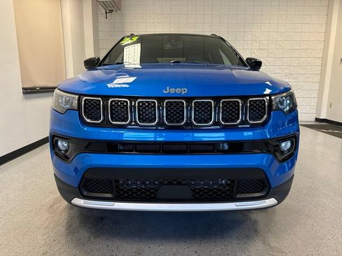 Used 2023 Jeep Compass Limited AWD/4WD image 35
