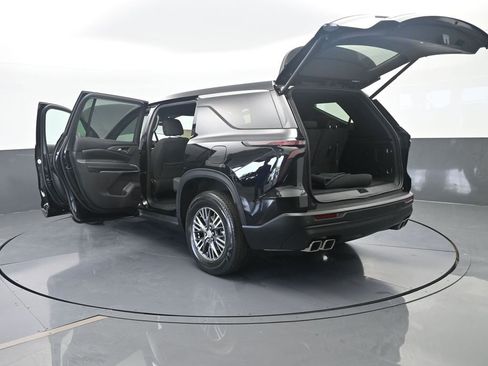 Used 2024 Chevrolet Traverse LS FWD image 83