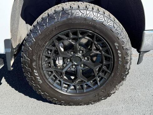 Used 2022 Chevrolet Silverado 1500 LTZ image 13