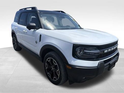 Used 2025 Ford Bronco Sport Outer Banks w/ Outer Banks Tech Package+ AWD/4WD image 13