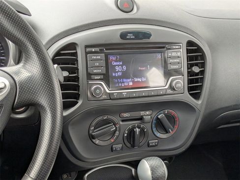 Used 2017 Nissan Juke S image 23