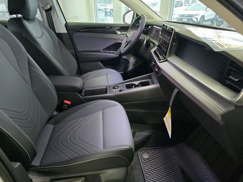 New 2026 Volkswagen Tiguan SE image 33