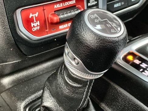Used 2024 Jeep Gladiator Mojave w/ Safety Group AWD/4WD image 28