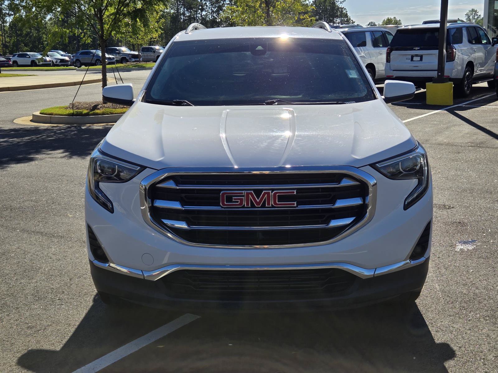 Used 2019 GMC Terrain SLT w/ Preferred Package FWD image 2