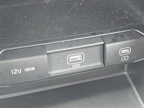 Used 2024 Kia Telluride LX FWD image 5