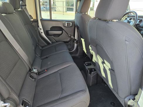 Certified 2023 Jeep Gladiator Sport image 29