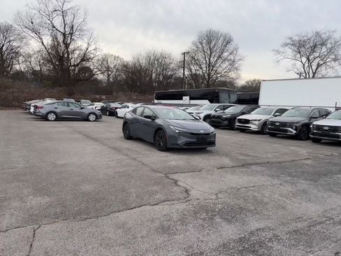 Used 2025 Toyota Prius LE image 16