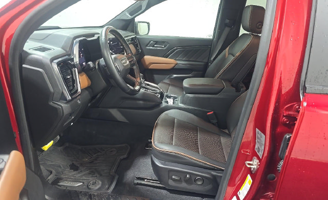 Used 2023 GMC Canyon AT4 w/ AT4 Premium Package AWD/4WD image 5