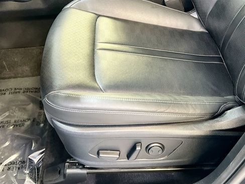 Used 2024 Kia Sorento S FWD image 19