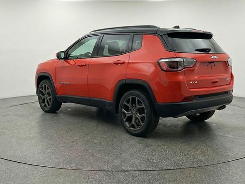 Used 2025 Jeep Compass Limited image 6