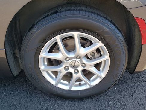 Used 2023 Chrysler Pacifica Touring-L FWD image 21