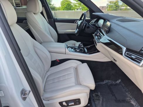 Used 2021 BMW X5 xDrive40i w/ Premium Package 3 AWD/4WD image 19