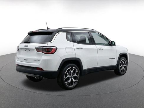 Used 2025 Jeep Compass Limited AWD/4WD image 9