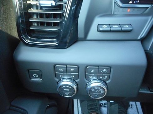 New 2026 GMC Sierra 1500 AT4 w/ AT4 Premium Package image 9