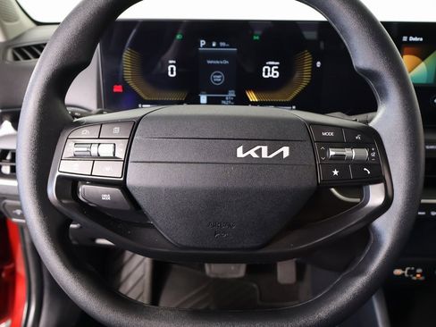 Used 2025 Kia K4 LXS image 3