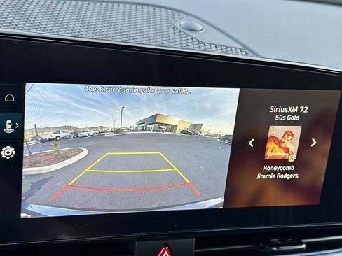 Used 2025 Hyundai Elantra SEL image 18