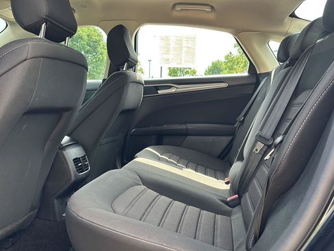 Used 2020 Ford Fusion SE FWD image 23