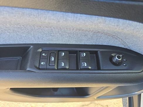 Used 2023 Jeep Compass Latitude AWD/4WD image 23