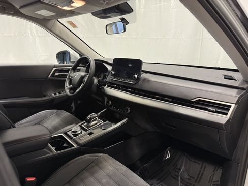 Used 2024 Mitsubishi Outlander SE image 34