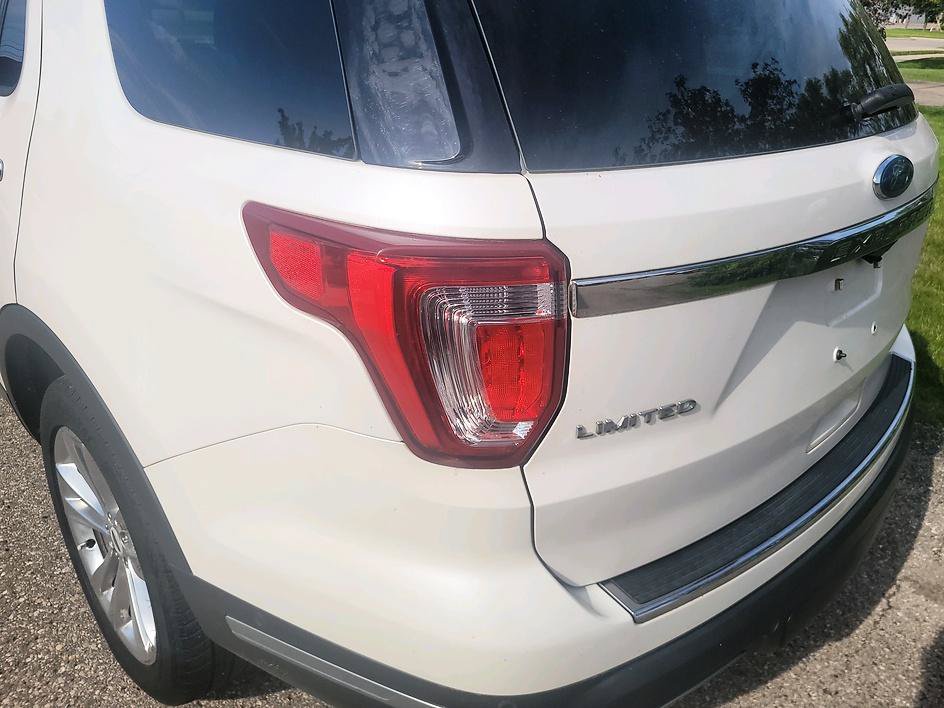 Used 2019 Ford Explorer Limited w/ Equipment Group 301A AWD/4WD image 14
