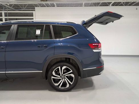 Used 2023 Volkswagen Atlas SEL AWD/4WD image 11