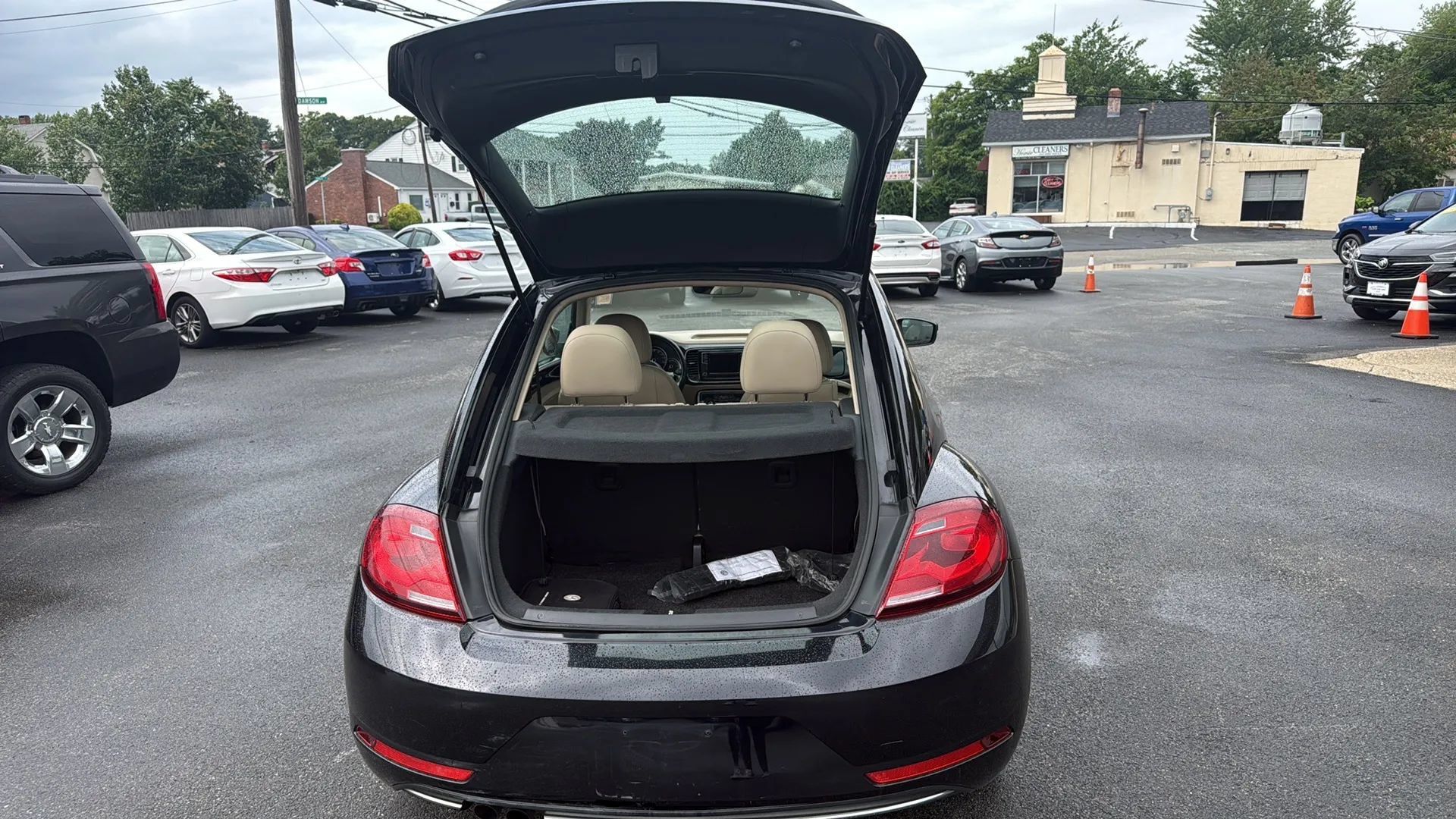 Used 2017 Volkswagen Beetle 1.8T SE FWD image 9