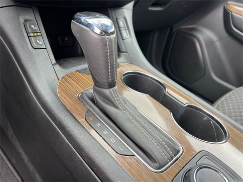 Used 2018 GMC Acadia SLE w/ Driver Alert Package I image 32