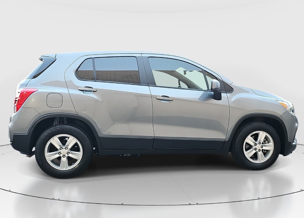Used 2020 Chevrolet Trax LS w/ Tint and Cruise Package FWD image 4
