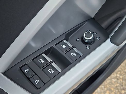 Certified 2025 Audi Q3 2.0T Premium AWD/4WD image 19