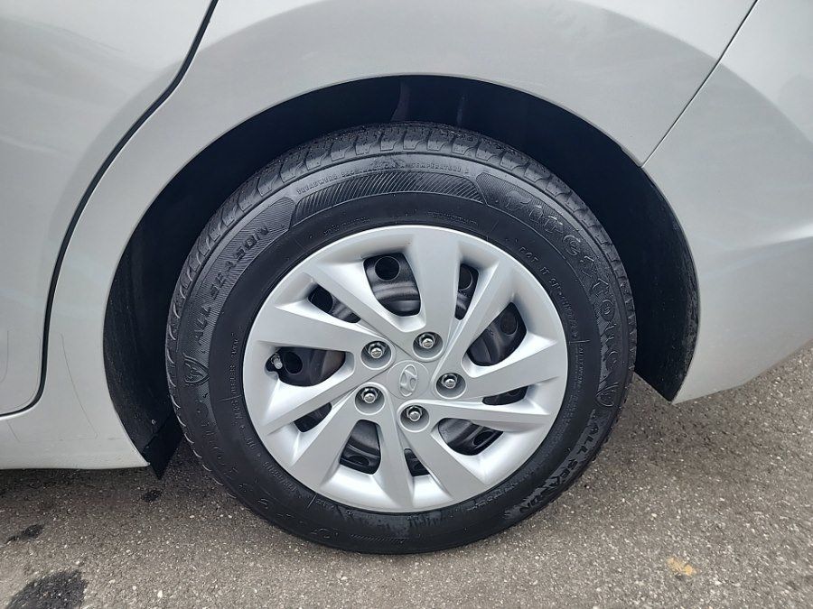 Used 2019 Hyundai Elantra SE w/ Cargo Package FWD image 12